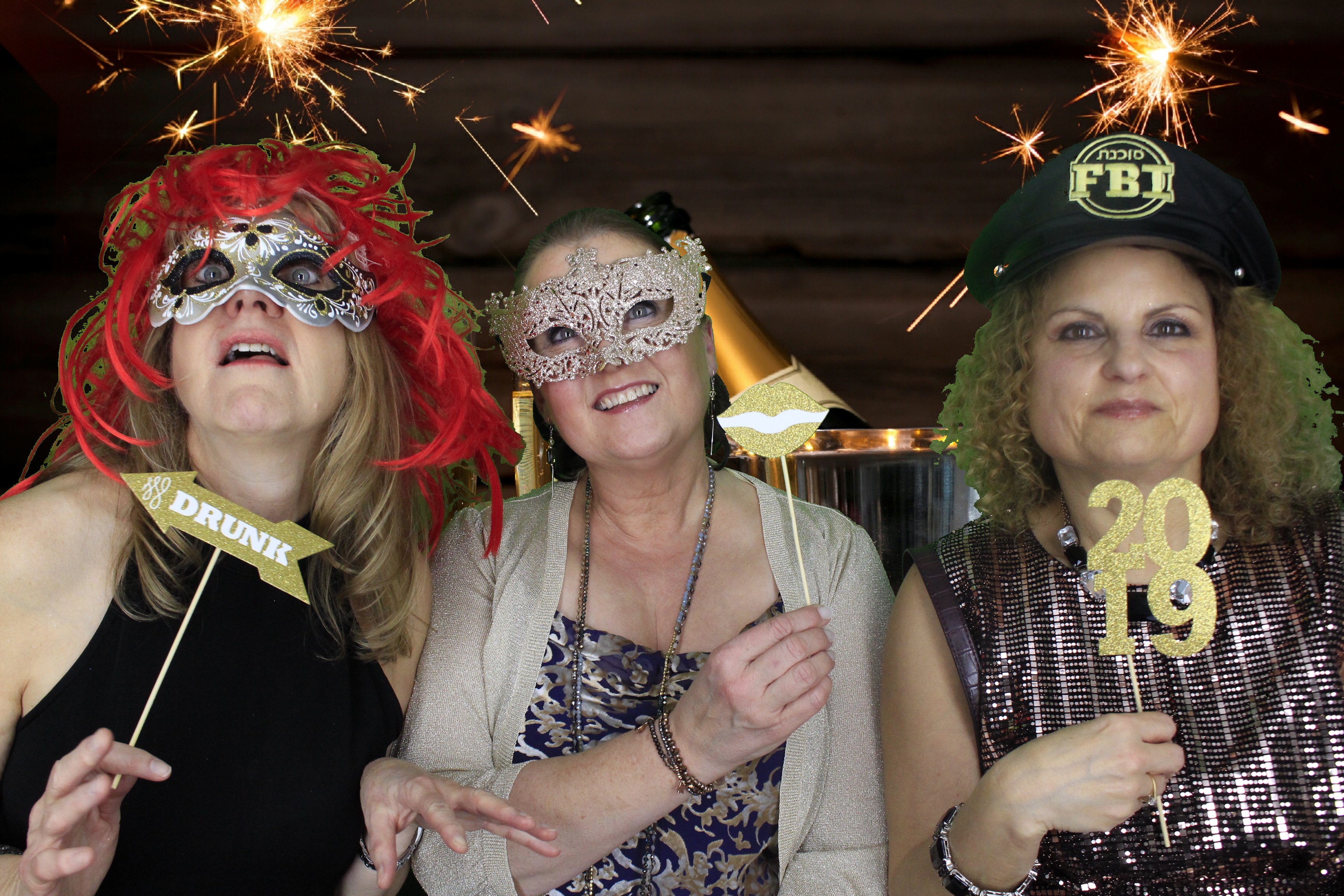 New Years Eve Party Silvermere | View more photos from the event at gallery.myphotoboothexperience.co.uk/u/MyPhotoBoothExperienceLtd/New-Years-Eve-Party-Silvermere